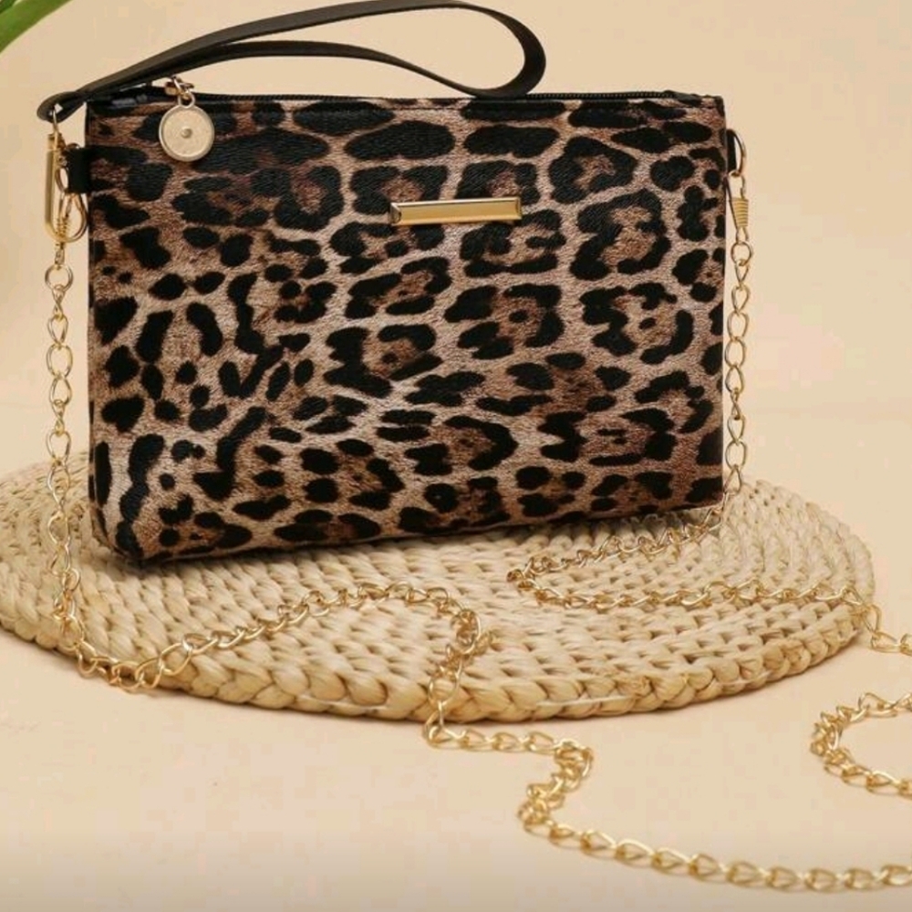 Leopard Print Chain Shoulder Bag